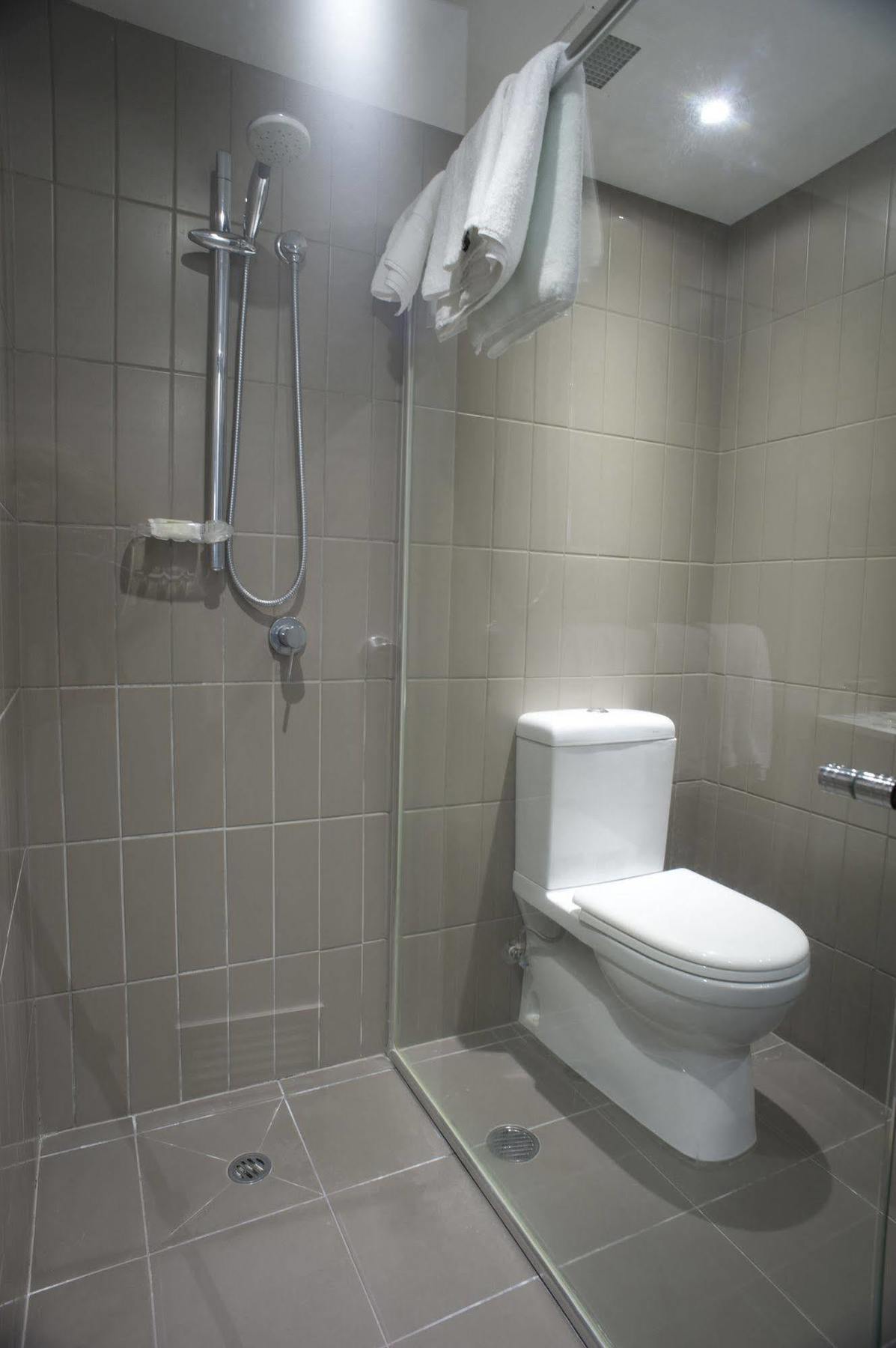 The Fort Budget Hotel- Bonifacio Global City Makati City Ngoại thất bức ảnh